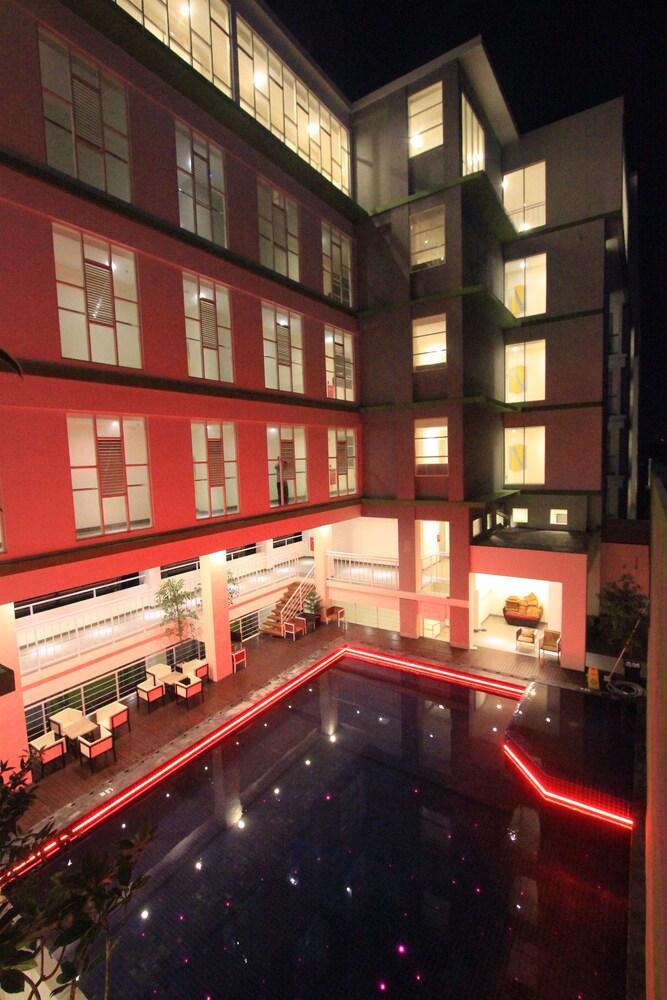 Hotel Fortunagrande Seturan Yogyakarta Maguwo Dış mekan fotoğraf